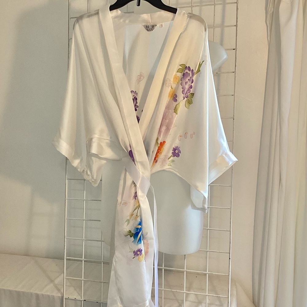White Silk Kimono Robe NWOT
